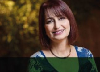 Ângela Assis conquista Prêmio Pró-Longevidade