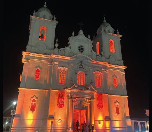 CAPEMISA ilumina Catedral de S. Antônio em Diamantina, no 1º Corretor na Real