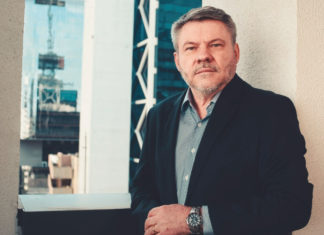 Dirceu Tiegs é o novo CEO da Lojacorr Diogo Arndt Silva assumirá posição no Conselho de Administração da Lojacorr e Dirceu Tiegs como novo CEO