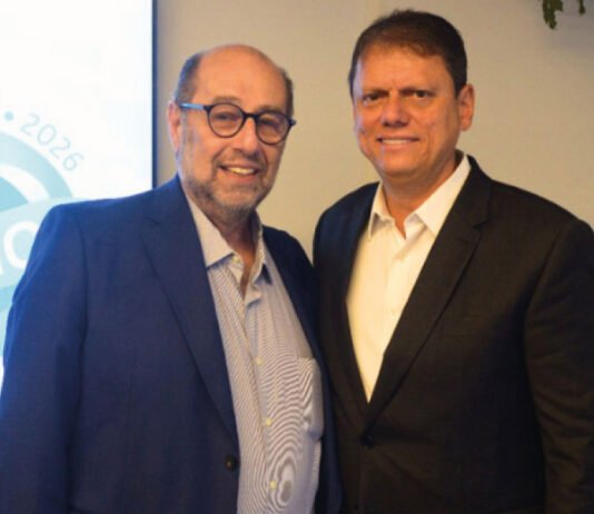 Presidente do Sincor-SP tem encontro com Tarcísio de Freitas
