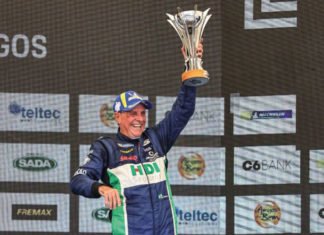 Simão fica em 3º lugar em competição da Porsche Cup