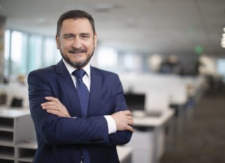 Valia completa 50 anos e lança vídeo manifesto Valia completa 50 anos e lança vídeo manifesto